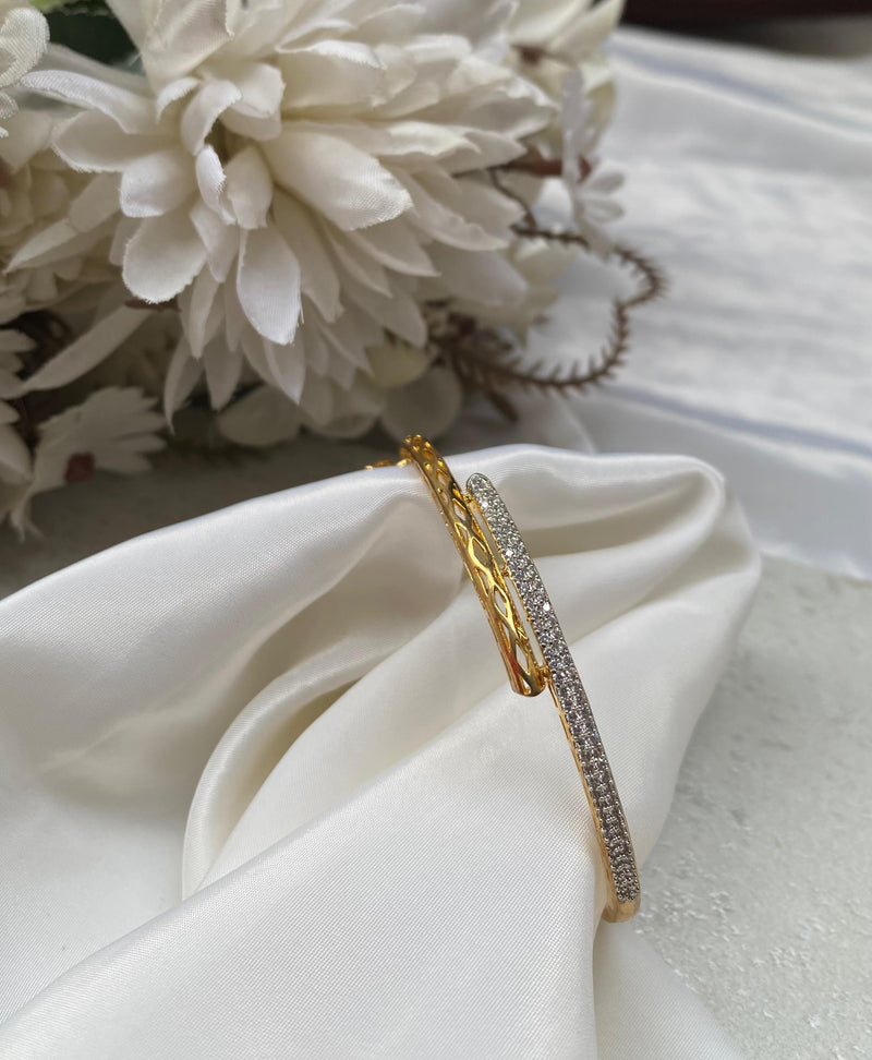 Elegant Line Bracelet