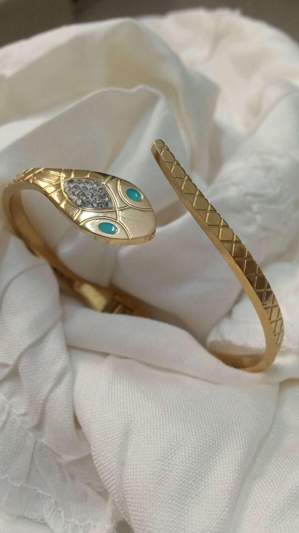 Naagmani Luxe Snake Bracelet