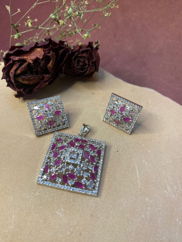 Ruby Scarlet Pendant Set